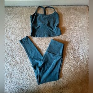 Beyond Yoga size XS set. In great condition